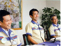 左から、齋藤さん、ヤング山本さん、ダンディ山本さん。「新しい運びをつくり、飛脚の標準サービスに」と意欲を見せる。