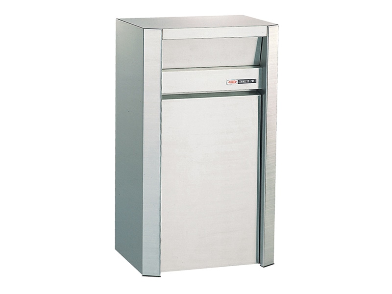 ファミールポスト684