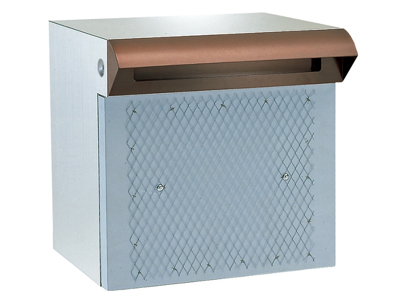 ファミールポスト673