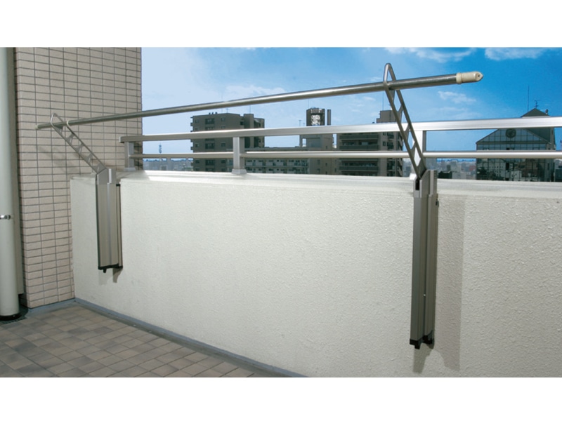 物干アームスライド式（ビルトイン収納）